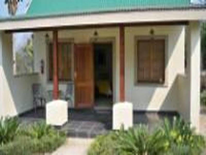 Country Lane Lodge Уайт-Ривер Экстерьер фото